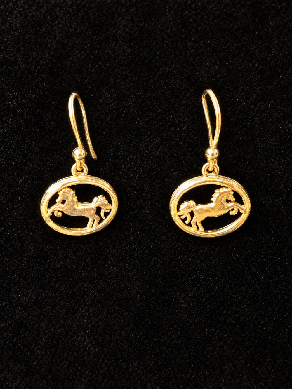 ⚜️ Gold-Tone Oval | Prancing Horse Drop Earrings | Wire Hook 💗